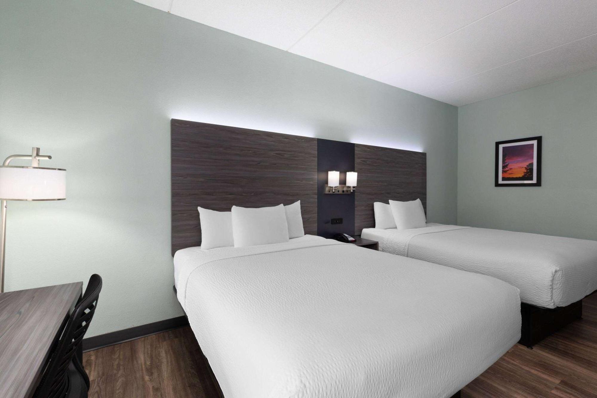 Baymont By Wyndham Creedmoor Hotel Exterior photo