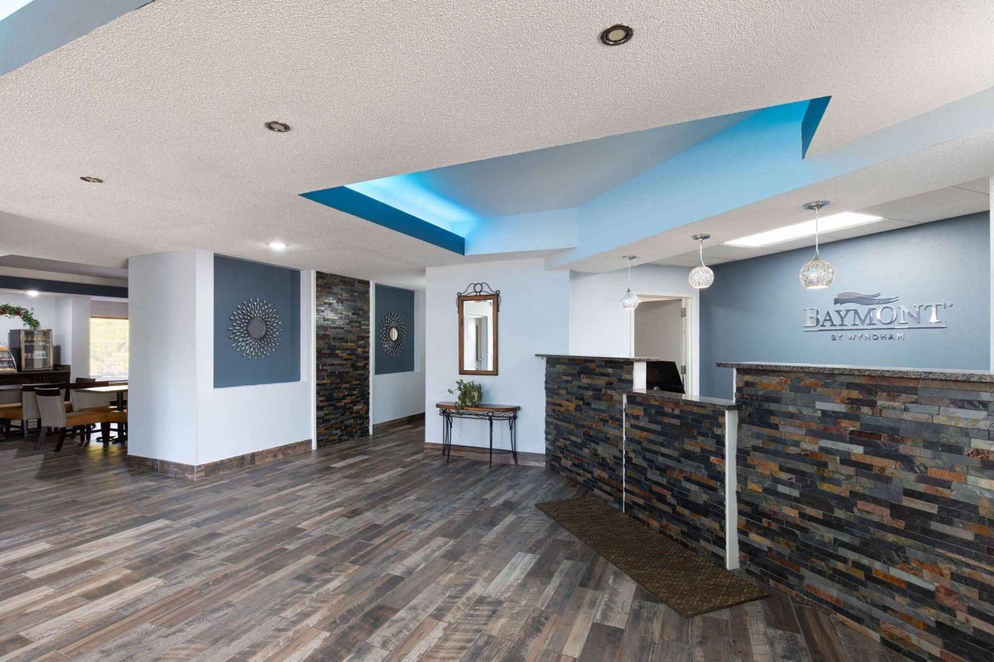 Baymont By Wyndham Creedmoor Hotel Exterior photo